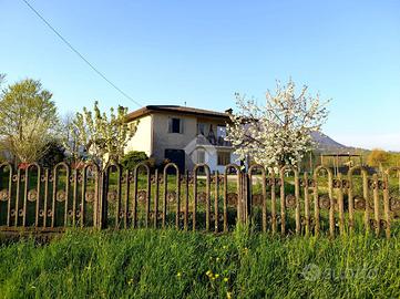 PORZIONE DI BIFAMILIARE A CERVARESE SANTA CROCE