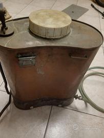 Pompa antica in rame