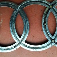 Emblema con anelli audi