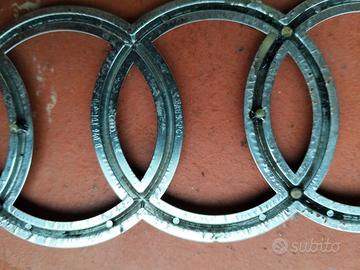 Emblema con anelli audi