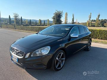 Volvo V60 D3 R-design