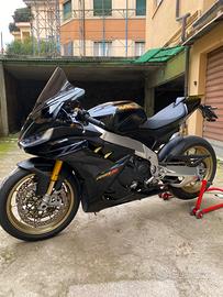Aprilia rsv4 1100 factory