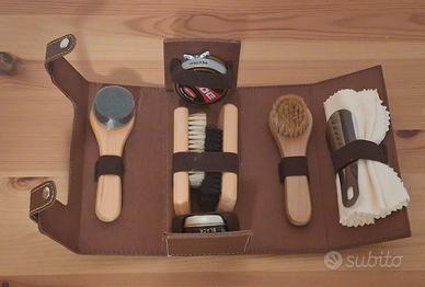 Set pulizia scarpe completo con borsello
