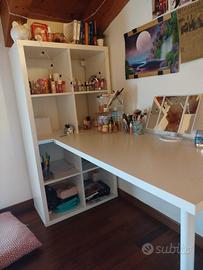 Scrivania con ripiani IKEA 