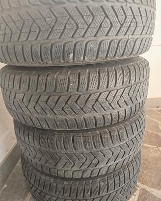 Gomme termiche e cerchi usati Pirelli