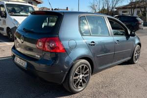 Volkswagen Golf 1.6 benzina