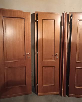 Porte in legno con telaio