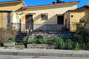 Casa indipendente di 88 m² con 5 locali a Francoli