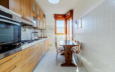 Appartamento a Milano Via Paolo Pallia 4 locali