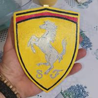 Gadgets in legno Ferrari 