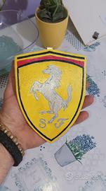 Gadgets in legno Ferrari 