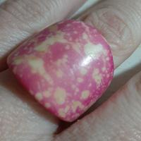 Anello plastica rosa e beige