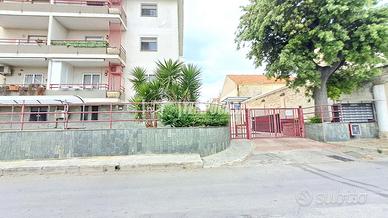 Trivani in zona centralissima con box! Buono stato