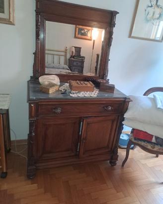 Credenzina madia in legno stile rustico