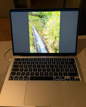 MacBook Air M2 13.6" (512GB SSD / 8GB RAM)