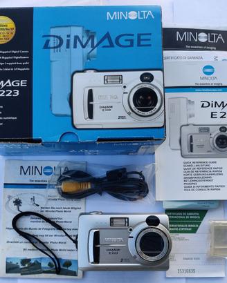 Fotocamera Digitale Vintage Minolta DiMAGE E223 Y2
