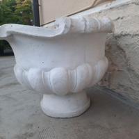 Vaso a corolla ornamentale in cemento