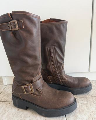 stivale in pelle