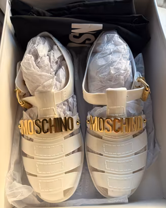 Sandali Moschino, nuovi mai usati.