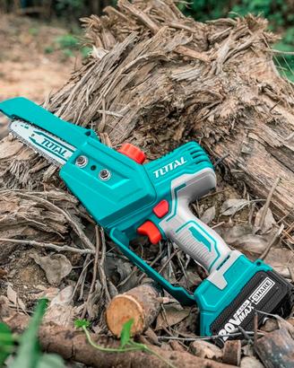 Motosega Total Tools a batteria