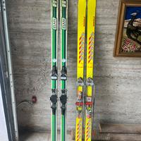 Sci vecchi da pista e da scialpinismo