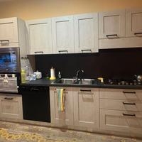 Cucina completa con elettrodomestici 