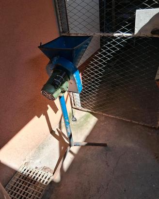 Mulino elettrico per cereali / Macina mai