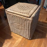 Pouf contenitore in vimini vintage