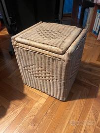 Pouf contenitore in vimini vintage