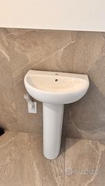 Lavabo con colonna