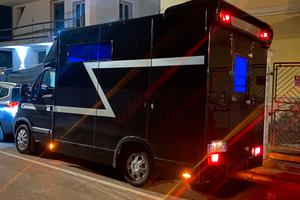 Van trasporto 2 cavalli patente b