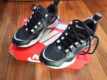 Scarpe Nike nere e bianche - condizioni perfette