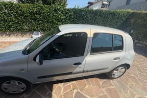 Renault  Clio con Impianto a Gpl