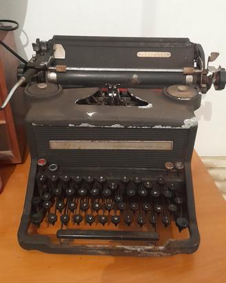 Olivetti Macchina da scrivere M 40/3 1940