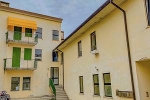 FABBRICATO CON APPARTAMENTI + NEGOZIO/UFFICIO