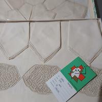 Tovaglia puro lino ricamata a mano