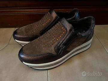 Scarpe Melluso con zeppa e cerniera laterale