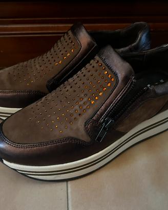 Scarpe Melluso con zeppa e cerniera laterale