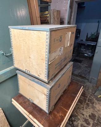 Coppia casse legno metallo industriali