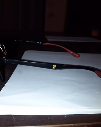Occhiali da sole Ferrari