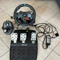Volante Logitech G29 con pedaliera e cambio manual
