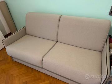 Divano letto semi-nuovo