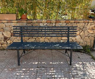 Coppia di panchine da giardino in ferro