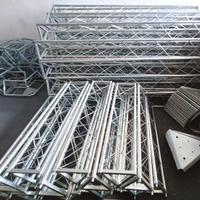 Travi americane per stand fieristico mq.150