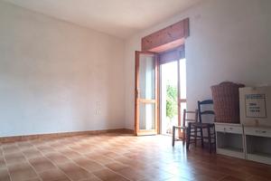 Casa indipendente su due livelli con terreno