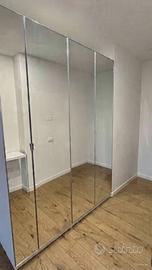 Armadio Ikea Pax. Scarpiera e vestiti.