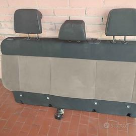 C4 Citroen Cactus seduta divano