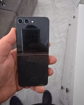 z 5 flip