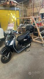 Vespa Granturismo GTS 200