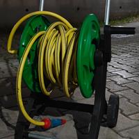 Avvolgi tubo da giardino